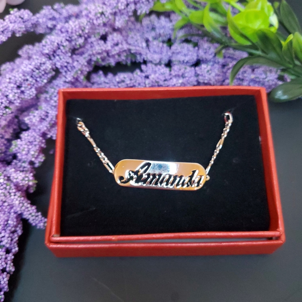 Bracelets with name Amanda